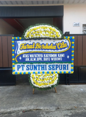 Papan Bunga Duka di Perwira